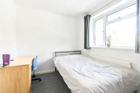 6 bedroom Semi-detached house to let in Savery Close, Norwich, NR5