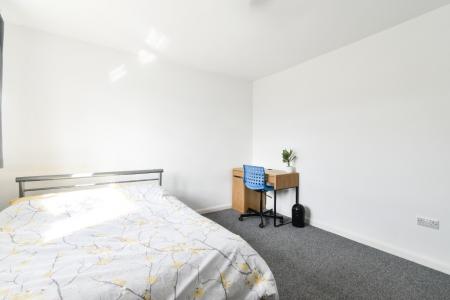 6 bedroom Semi-detached house to let in Savery Close, Norwich, NR5