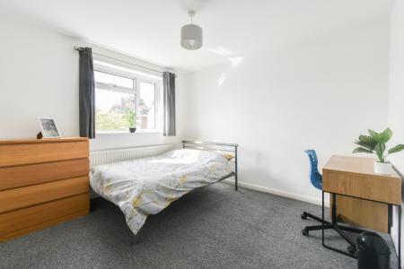 6 bedroom Semi-detached house to let in Savery Close, Norwich, NR5