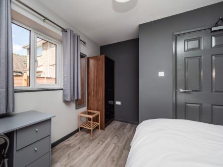 6 bedroom End of terrace house to let in Northfields, Norwich, NR4