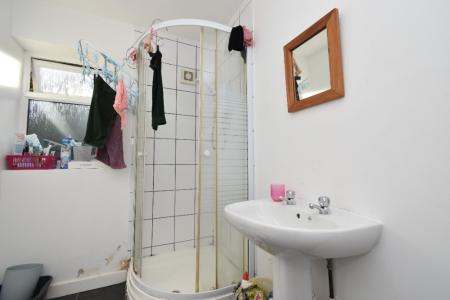 6 bedroom Semi-detached house to let in Edgeworth Road, Norwich, NR5