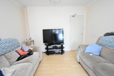 6 bedroom Semi-detached house to let in Edgeworth Road, Norwich, NR5