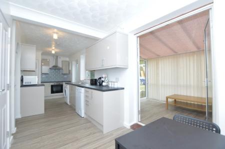 5 bedroom Semi-detached house to let in Calthorpe Road, Earlham, Norwich, NR5