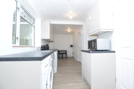 5 bedroom Semi-detached house to let in Calthorpe Road, Earlham, Norwich, NR5