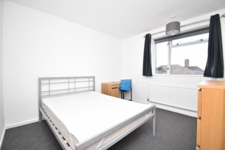 5 bedroom Semi-detached house to let in Calthorpe Road, Earlham, Norwich, NR5