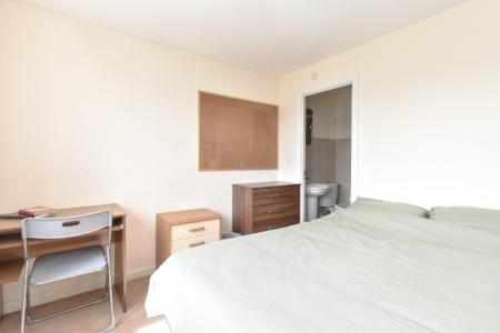 4 bedroom Semi-detached house to let in Caddow Road, Three Score, Norwich, NR5