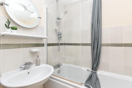 4 bedroom Semi-detached house to let in Caddow Road, Three Score, Norwich, NR5