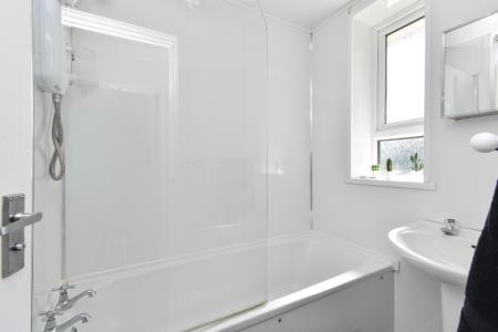 4 bedroom End of terrace house to let in Friends Road, Norwich, NR5