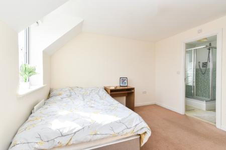 4 bedroom Semi-detached house to let in Horn Pie Road, Three Score, Norwich, NR5