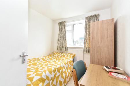 4 bedroom Semi-detached house to let in Norvic Drive, Earlham, Norwich, NR4