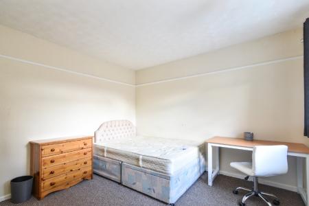 4 bedroom Semi-detached house to let in Cunningham Road, Norwich, NR5