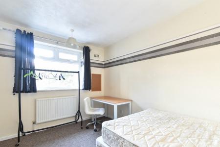 4 bedroom Semi-detached house to let in Cunningham Road, Norwich, NR5