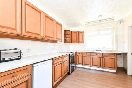 4 bedroom Semi-detached house to let in Cunningham Road, Norwich, NR5