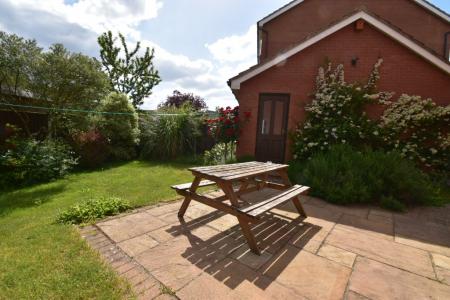 6 bedroom Detached house to let in Horn Pie Road, Three Score, Norwich, NR5