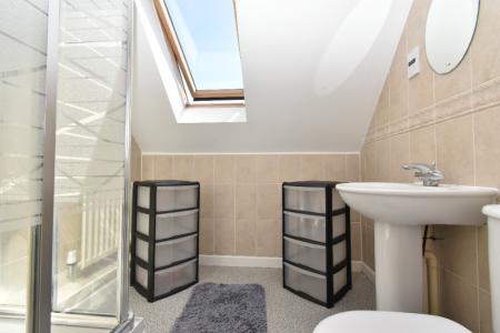 6 bedroom Detached house to let in Horn Pie Road, Three Score, Norwich, NR5