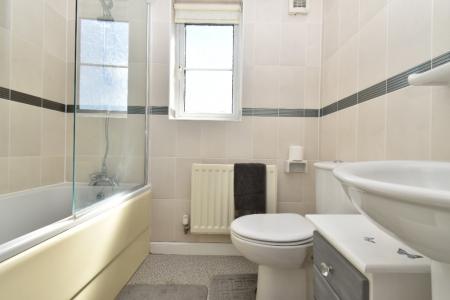 6 bedroom Detached house to let in Horn Pie Road, Three Score, Norwich, NR5