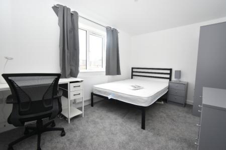 6 bedroom Semi-detached house to let in Nasmith Road, Eaton, NR4