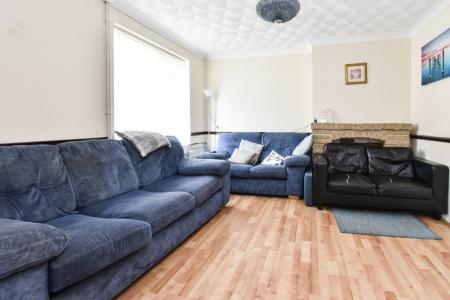 5 bedroom Semi-detached house to let in Wakefield Road, Norwich, NR5