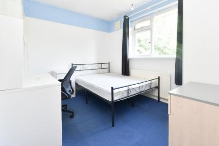 5 bedroom Semi-detached house to let in Wakefield Road, Norwich, NR5