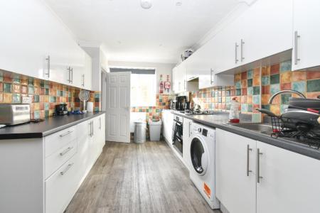 5 bedroom Semi-detached house to let in Friends Road, Norwich, NR5