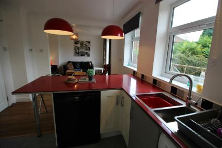 6 bedroom Semi-detached house to let in Winchcomb Road, Norwich, NR2