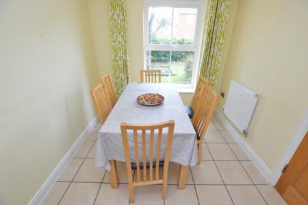 5 bedroom Detached house to let in Earles Garden, Norwich, NR4