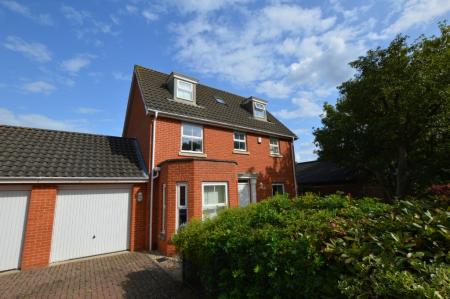 5 bedroom Detached house to let in Earles Garden, Norwich, NR4
