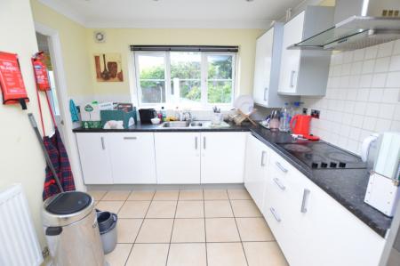 5 bedroom Detached house to let in Earles Garden, Norwich, NR4