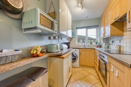 2 bedroom Flat for sale in kingfisher close, Norwich, NR12