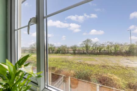 2 bedroom Flat for sale in kingfisher close, Norwich, NR12