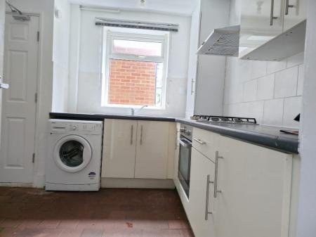 4 bedroom Semi-detached house to let in Wakefield Road, Norwich, NR5