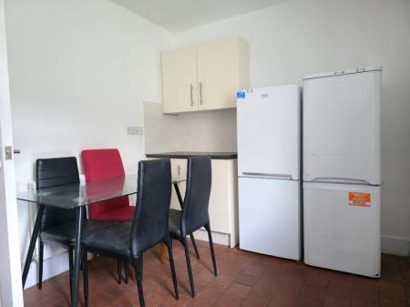 4 bedroom Semi-detached house to let in Wakefield Road, Norwich, NR5