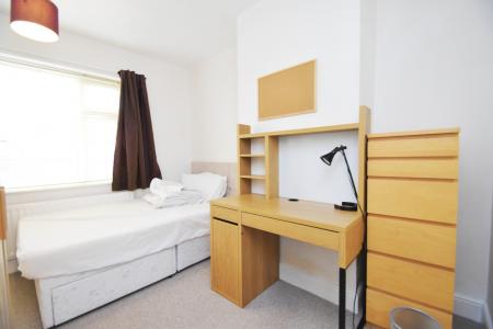 4 bedroom Semi-detached house for sale in Long Acres, Durham, DH1