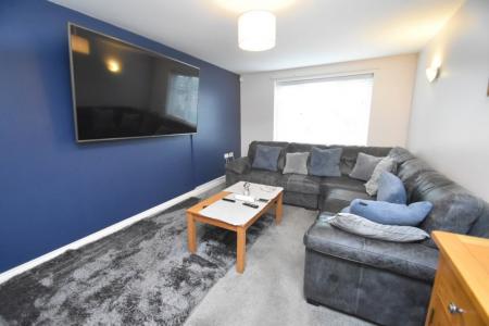 1 bedroom Property to let in Kings Court - DL16