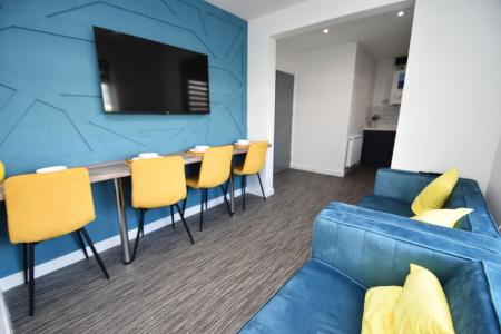 4 bedroom Property to let in Hilda Close, Gilesgate - DH1