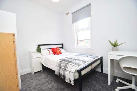 6 bedroom Property to let in Homer Terrace, DH1 4JT