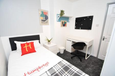 4 bedroom Property to let in Wakenshaw Road, Durham, DH1