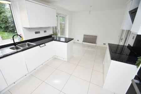 2 bedroom Property to let in Rowan Tree Avenue - DH1