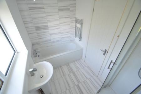 2 bedroom Property to let in Rowan Tree Avenue - DH1