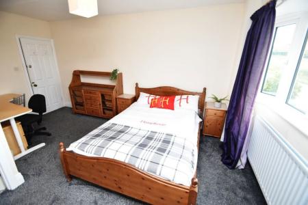 6 bedroom Property to let in Toll House Road