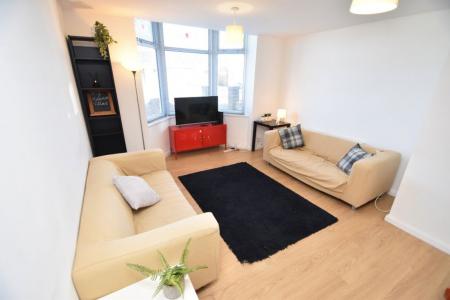 4 bedroom Property to let in Malvern Villas, Gilesgate DH1