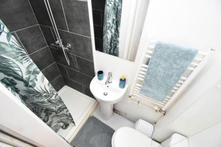 4 bedroom Property to let in Malvern Villas, Gilesgate DH1