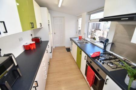 4 bedroom Property to let in Malvern Villas, Gilesgate DH1