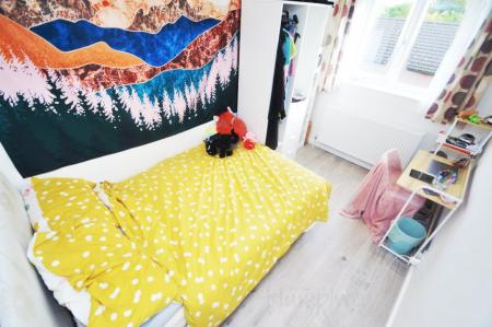 2 bedroom Property to let in Young Street, Gilesgate