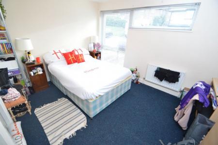 6 bedroom Property to let in The Hallgarth, Durham, DH1