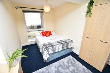 6 bedroom Property to let in The Hallgarth, Durham DH1