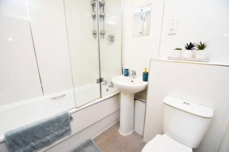 6 bedroom Property to let in The Hallgarth, Durham DH1