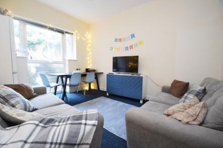 6 bedroom Property to let in Hawthorn Terrace, Durham, DH1