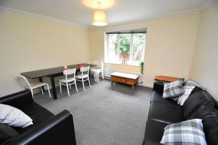 5 bedroom Property to let in Allergate, Durham, DH1