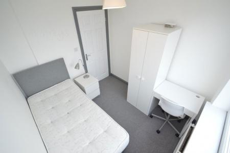 4 bedroom Property to let in Bradford Crescent, Gilesgate